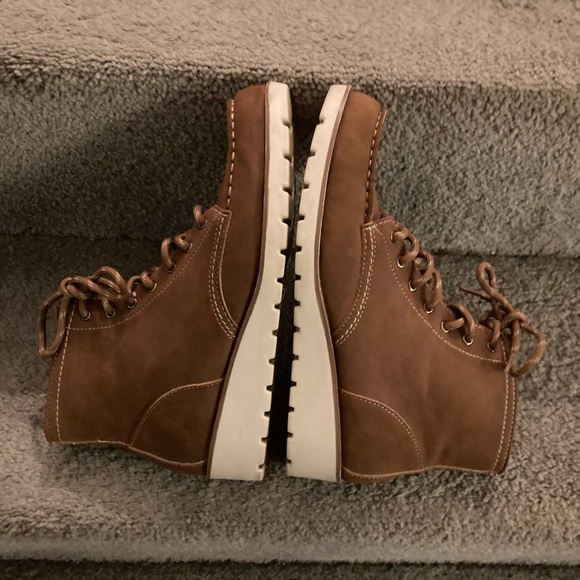 Worn Once! St John’s Bay Faux Suede Short Boots - Picture 5 of 9